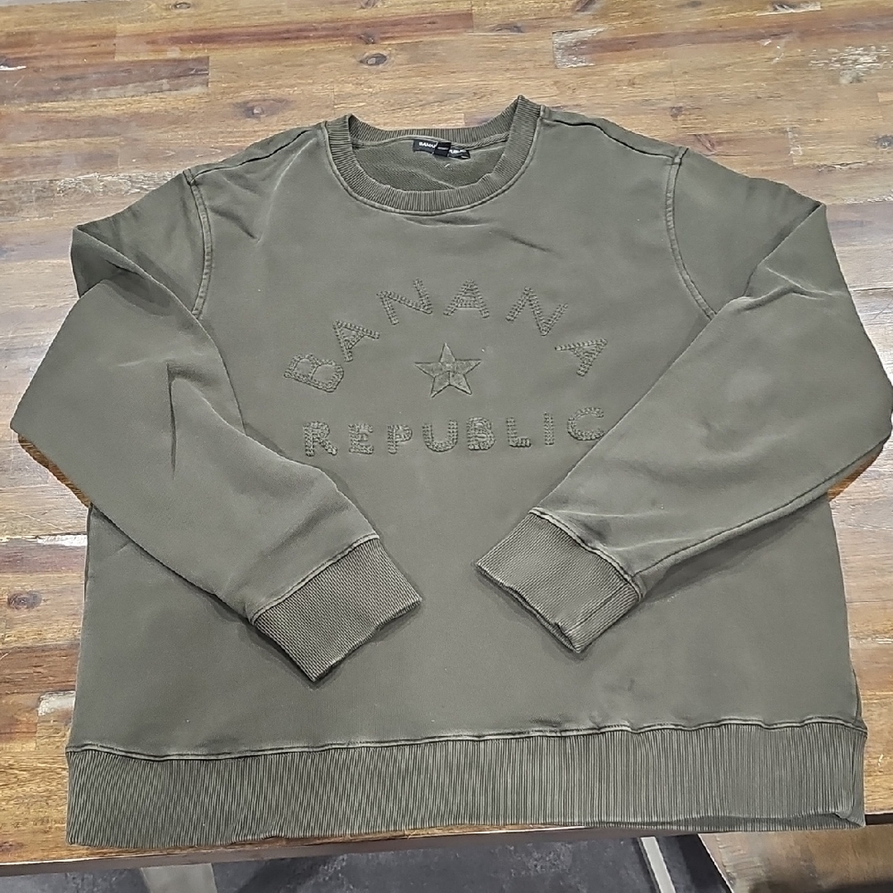 Banana Republic Green Crewneck Sweater with Ribbed Details